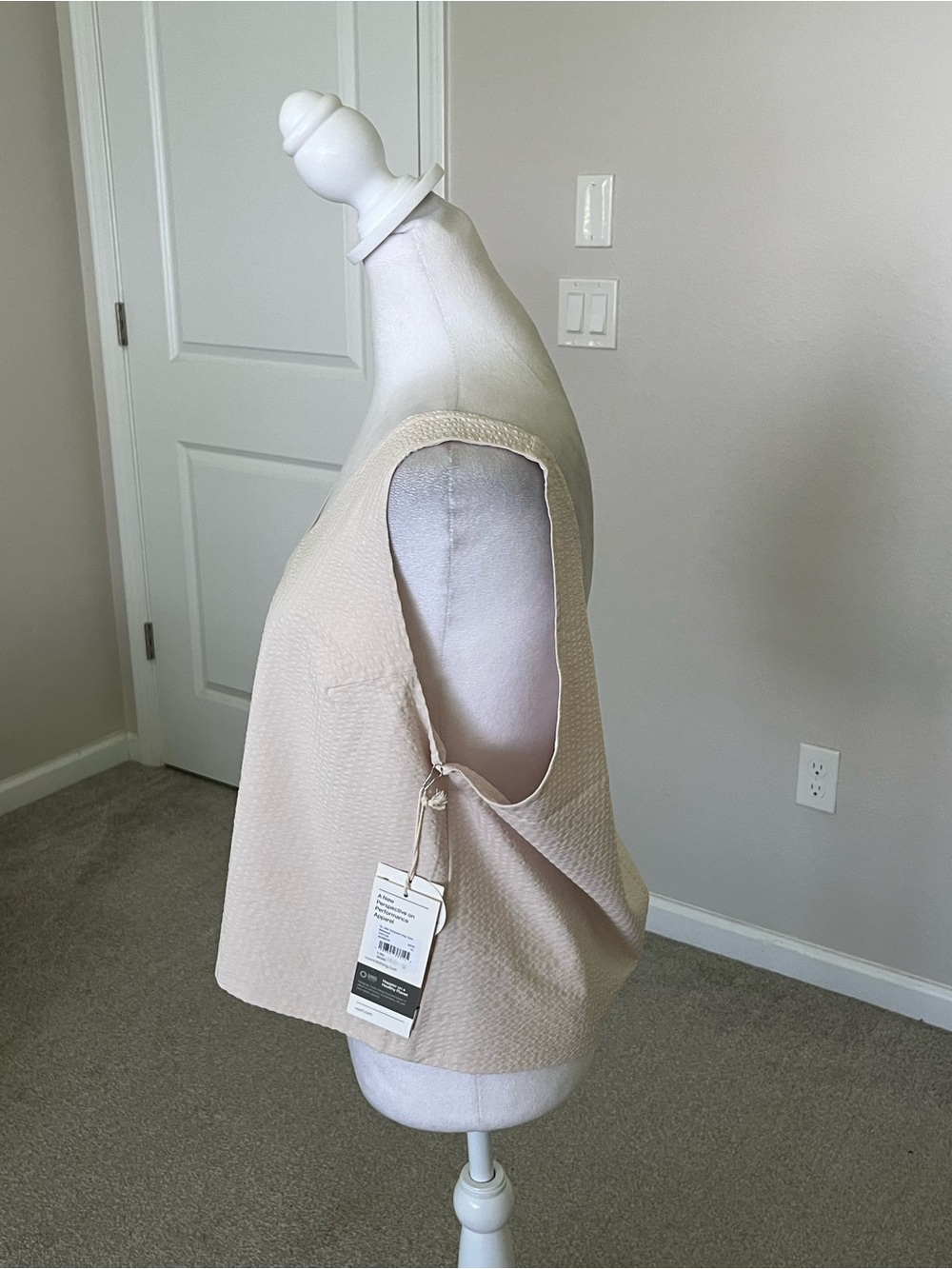 NWT Vuori Villa Textured VNeck Crop Tank Size XL - Picture 5 of 8